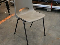 Partij stapelstoelen - afbeelding 2 van  4