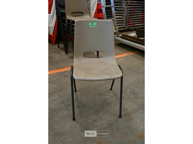 Partij stapelstoelen - afbeelding 3 van  4