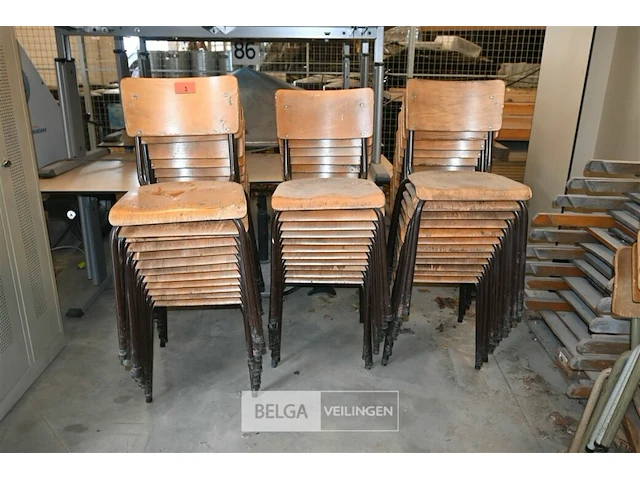 Partij stapelstoelen - afbeelding 1 van  4