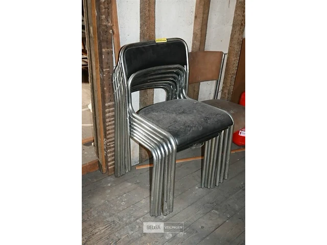 Partij stapelstoelen - afbeelding 1 van  3