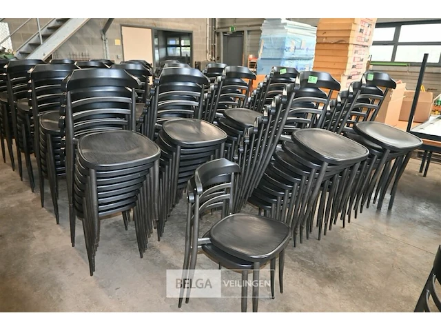 Partij stapelstoelen - afbeelding 1 van  5