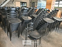 Partij stapelstoelen - afbeelding 1 van  5