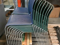 Partij stapelstoelen - afbeelding 3 van  5