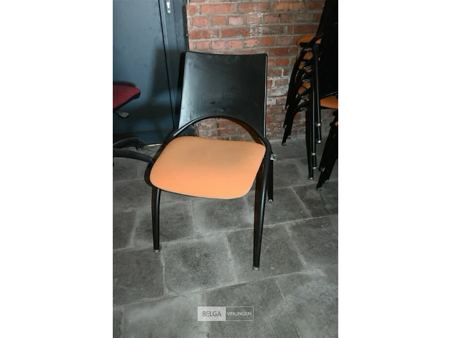 Partij stapelstoelen - afbeelding 3 van  5