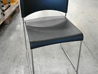 Partij stapelstoelen - afbeelding 4 van  5