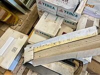 Partij stenen, venstertabletten en plinten. - afbeelding 18 van  23