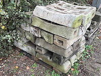 Partij stenen voeten voor heras hekken - afbeelding 5 van  5