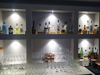 Partij sterke alcoholische dranken - afbeelding 1 van  6