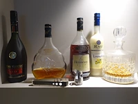 Partij sterke alcoholische dranken - afbeelding 3 van  6