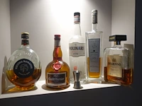 Partij sterke alcoholische dranken - afbeelding 5 van  6