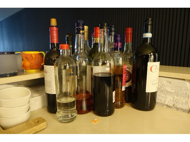 Partij sterke alcoholische dranken - afbeelding 6 van  6