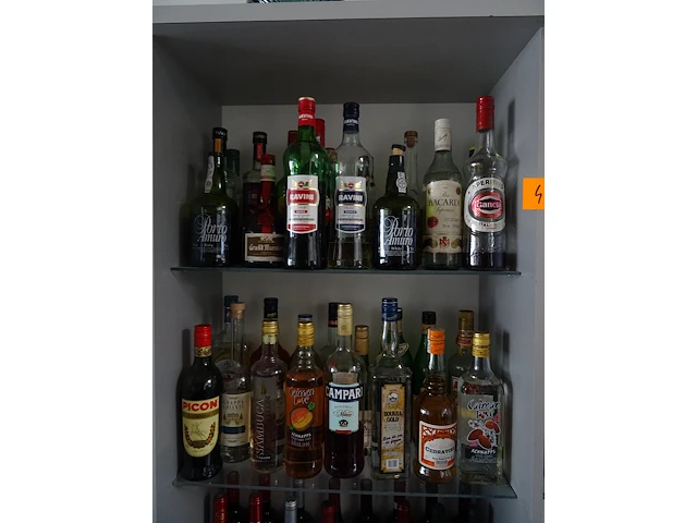 Partij sterke dranken - afbeelding 1 van  7