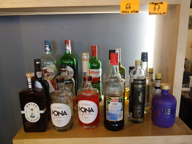 Partij sterke dranken - afbeelding 2 van  4