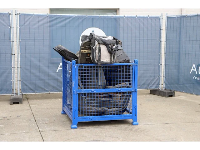 Partij stoelen - afbeelding 1 van  1