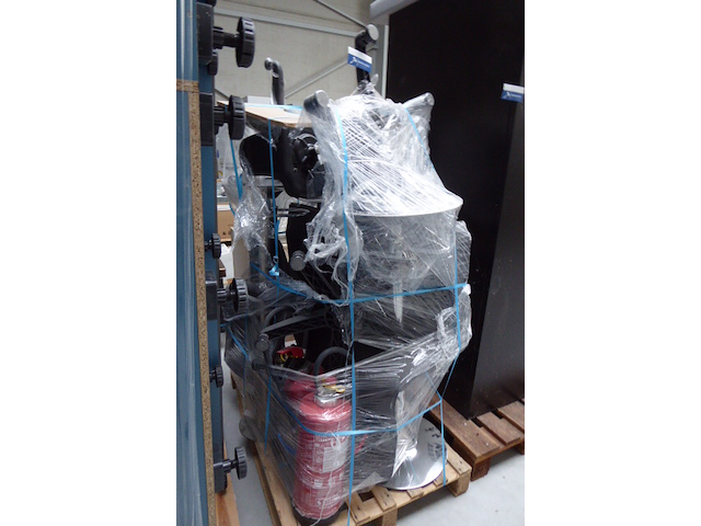 Partij stoelen - afbeelding 1 van  3