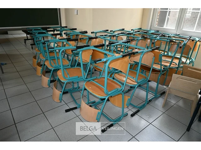 Partij stoelen - afbeelding 1 van  4
