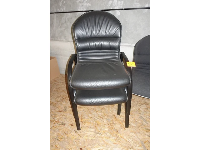 Partij stoelen - afbeelding 3 van  3