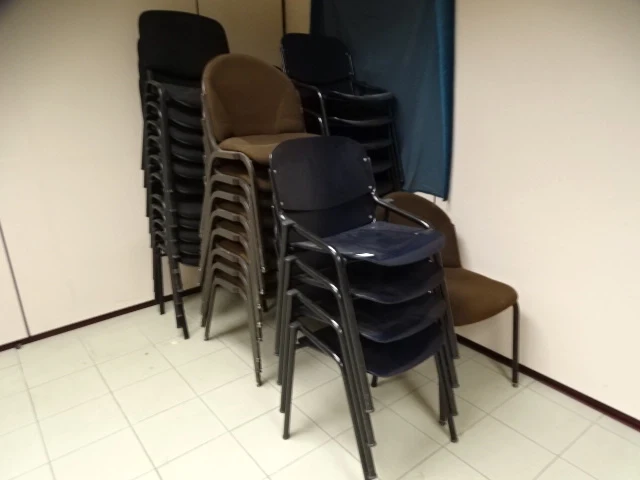 Partij stoelen - afbeelding 1 van  3