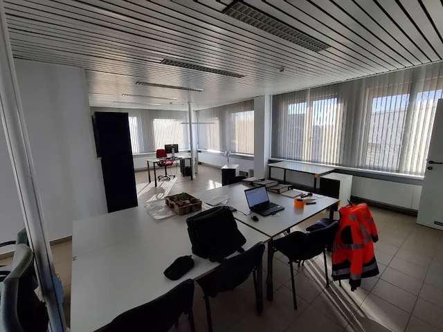 Partij tafels en ladenblokken - afbeelding 4 van  4