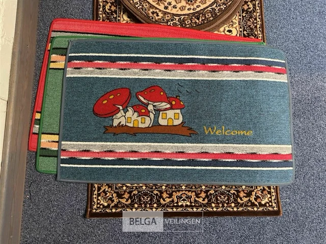 Partij tapijten en tafelonderleggers - afbeelding 4 van  4