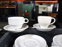 Partij tassen en ondertassen - afbeelding 1 van  5