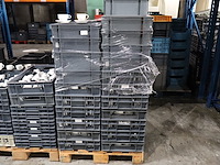 Partij tassen en ondertassen - afbeelding 2 van  5