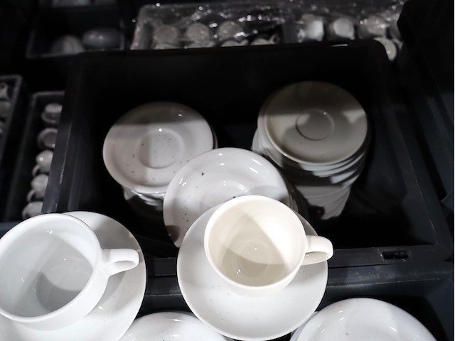 Partij tassen en ondertassen - afbeelding 5 van  5