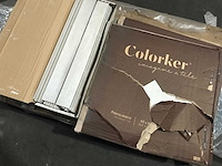 Partij tegels en plinten 1 palet - afbeelding 1 van  4