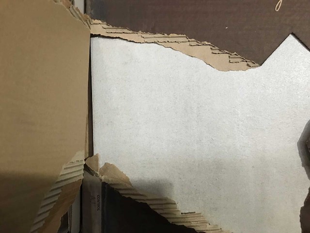 Partij tegels en plinten 1 palet - afbeelding 2 van  4