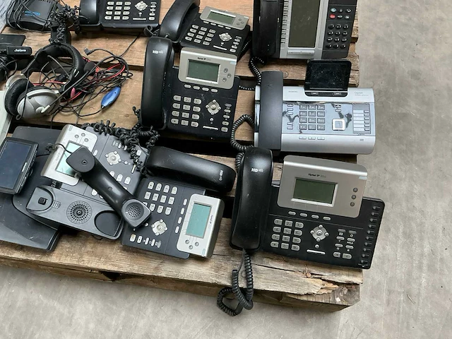 Partij telefoons - afbeelding 2 van  8