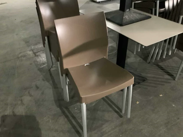 Partij terrastafels- en stoelen - afbeelding 6 van  13