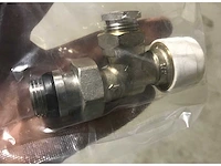 Partij thermostatische radiatorkraan verkeerd haaks 15 mm x 1/2" buitendraads (39x) - afbeelding 6 van  6