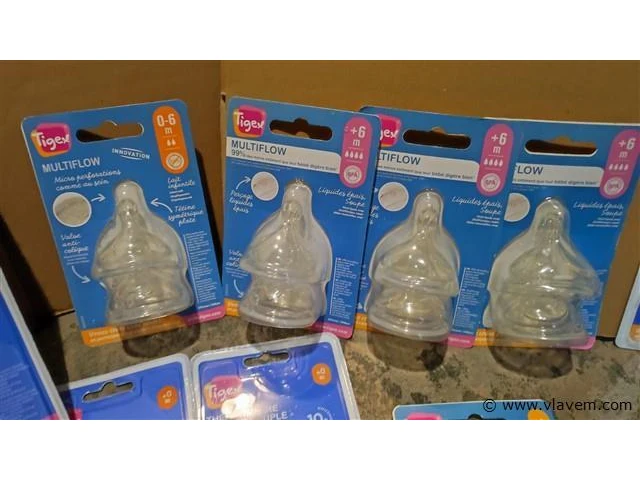 Partij tigex baby verzorgingsbenodigheden oa thermometer, spenen, ea 13 stuks - afbeelding 2 van  6