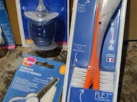 Partij tigex baby verzorgingsbenodigheden oa thermometer, spenen, ea 13 stuks - afbeelding 5 van  6