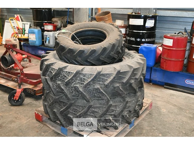 Partij tractorbanden - afbeelding 2 van  5
