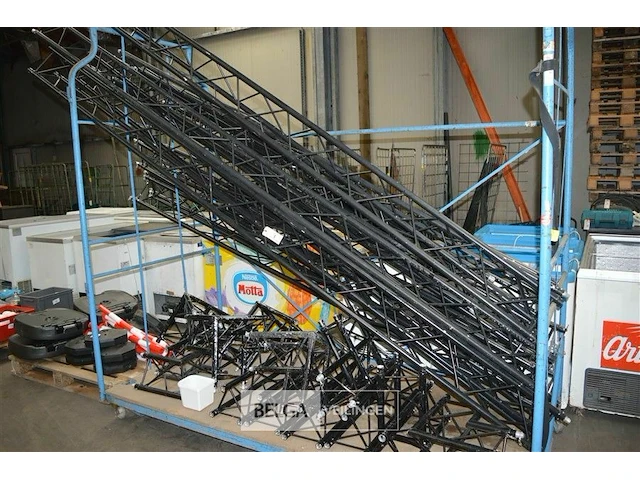 Partij trussen 6x3,5m 6x3,20 + koppelstukken - afbeelding 1 van  6