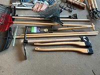 Partij tuin handgereedschap en gereedschap met steel - afbeelding 9 van  14
