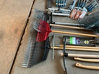 Partij tuin handgereedschap en gereedschap met steel - afbeelding 10 van  14