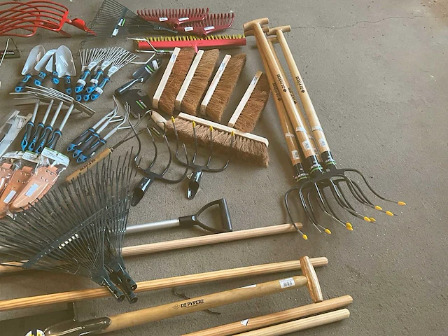 Partij tuin handgereedschap en gereedschap met steel - afbeelding 13 van  14