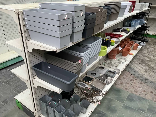 Partij tuinpotten en toebehoren - afbeelding 2 van  13