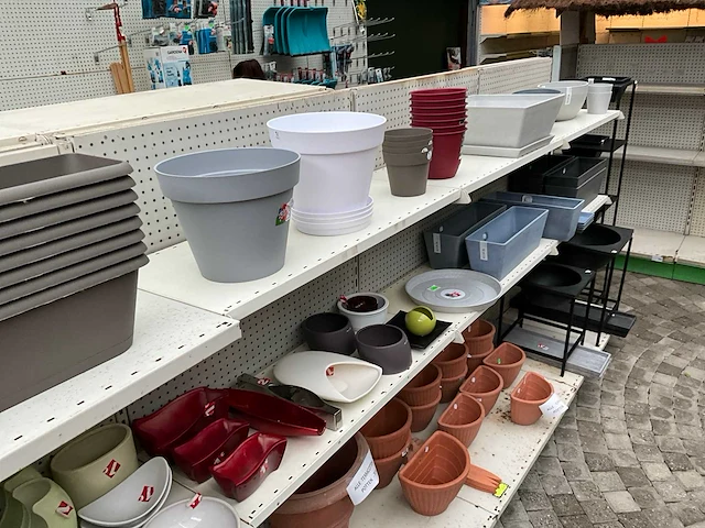 Partij tuinpotten en toebehoren - afbeelding 4 van  13