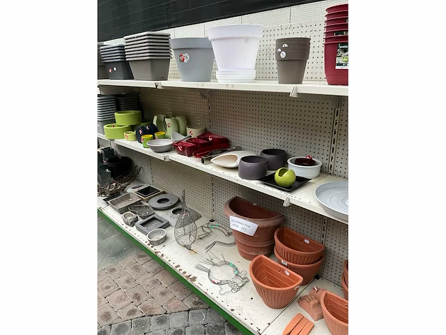 Partij tuinpotten en toebehoren - afbeelding 10 van  13