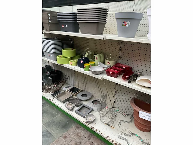 Partij tuinpotten en toebehoren - afbeelding 11 van  13