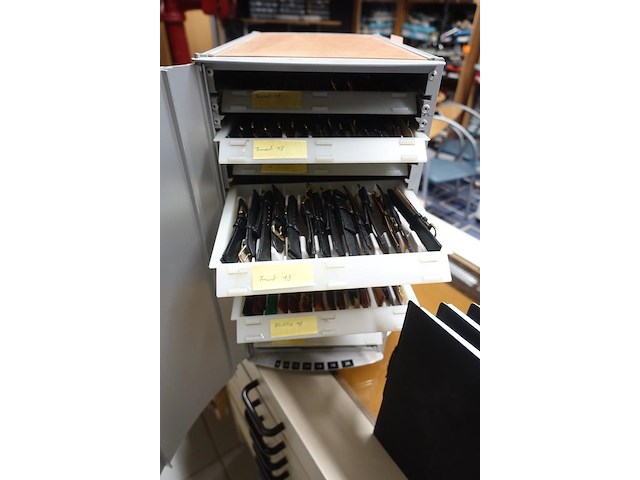 Partij uurwerkbandjes - afbeelding 2 van  16