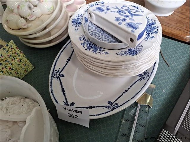 Partij vaatwerk - afbeelding 1 van  3