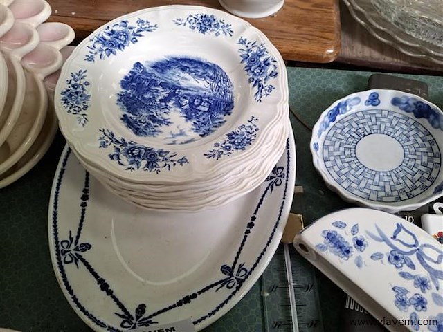 Partij vaatwerk - afbeelding 2 van  3