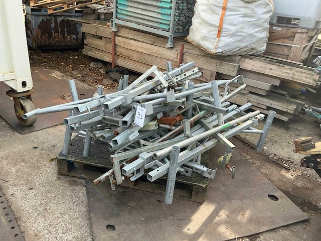 Partij valbeveiliging gegalvaniseerde steunen - afbeelding 1 van  3