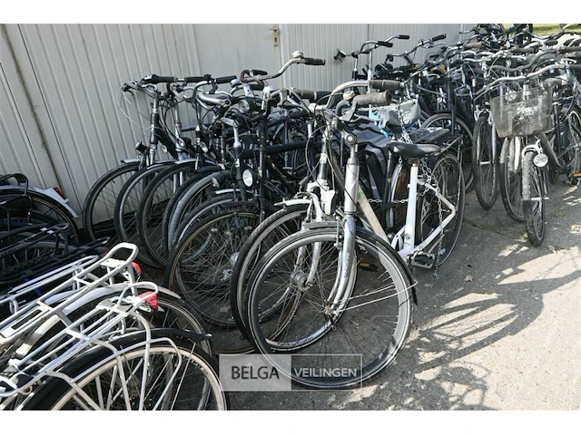 Partij van 10 diverse fietsen - afbeelding 1 van  6