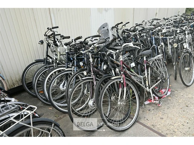 Partij van 10 diverse fietsen - afbeelding 1 van  4