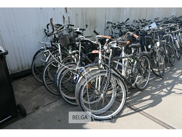 Partij van 10 diverse fietsen - afbeelding 1 van  6
